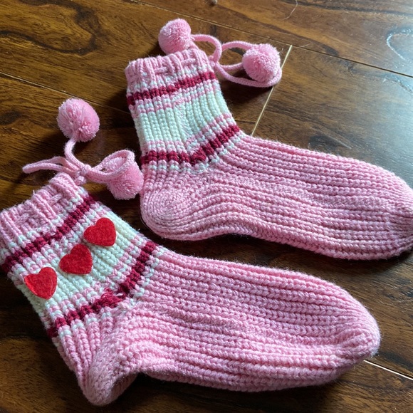 Absolutely cute cabin Pom Pom socks - Picture 3 of 6